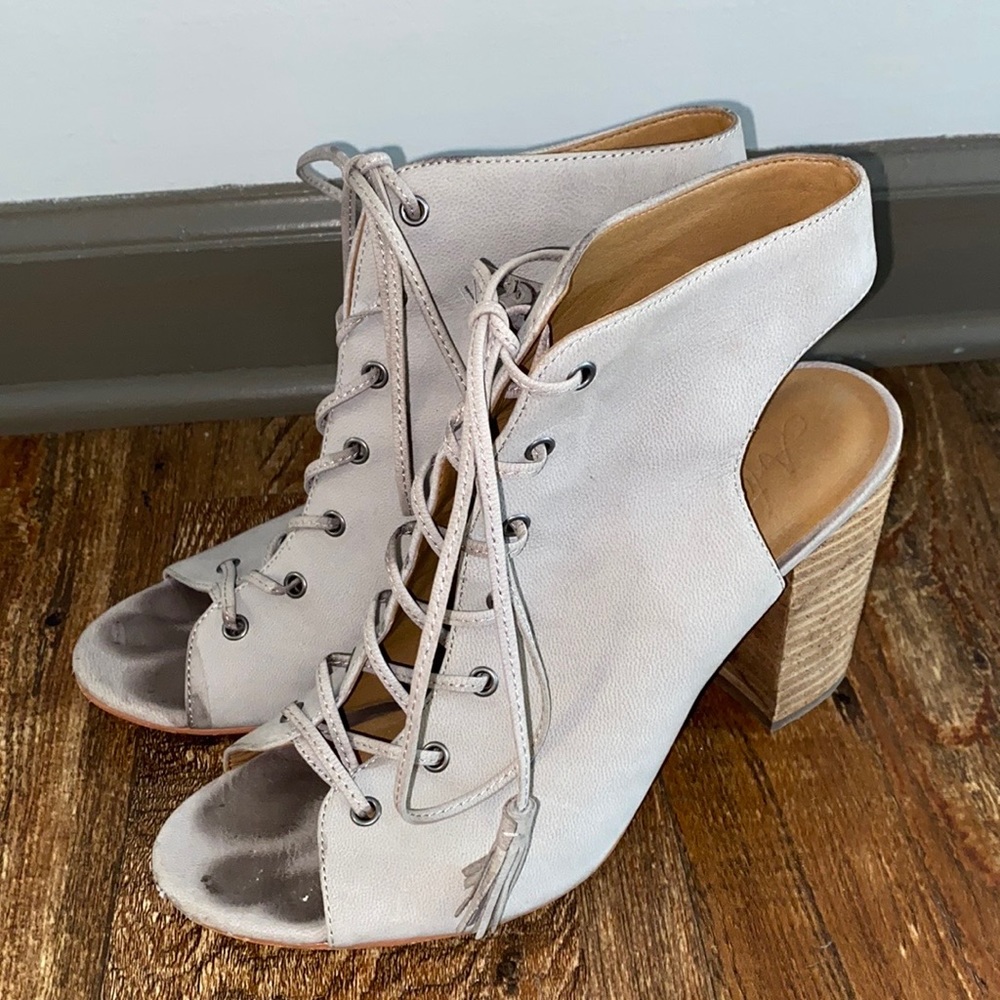 Arturo Chiang Grey Heels